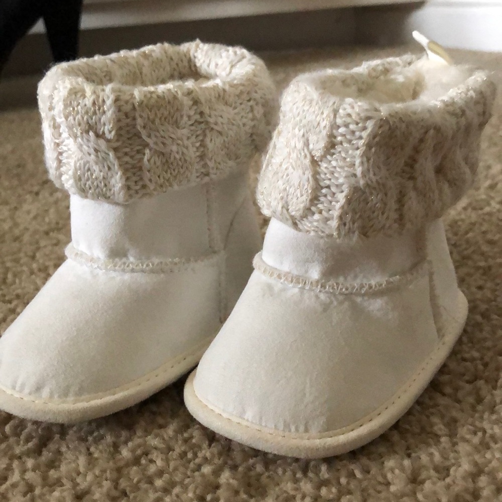 Baby girl booties